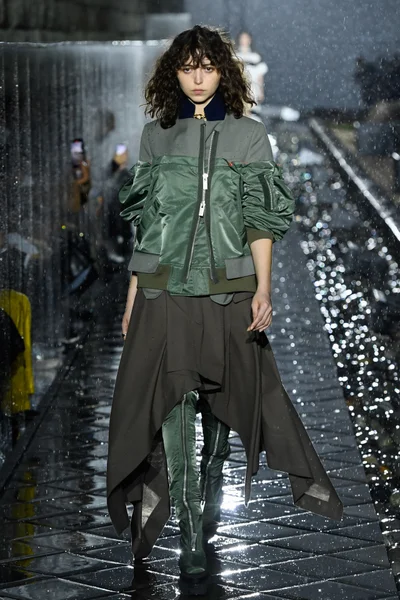 Look 10